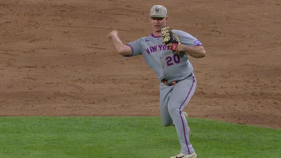 Alonso airmails throw to gift Yanks go-ahead run