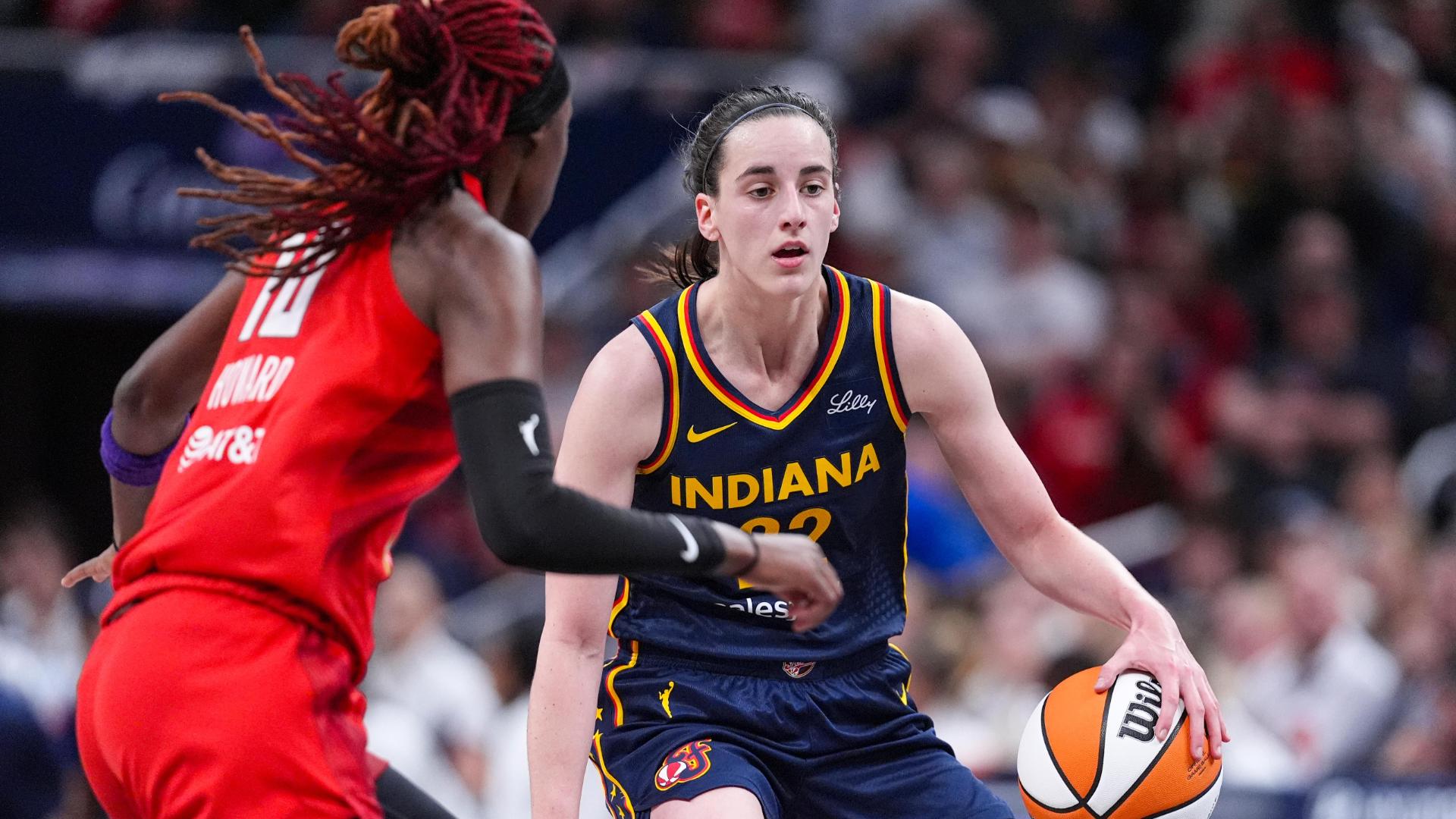 Caitlin Clark hits deep 3 to close 1st quarter for Fever
