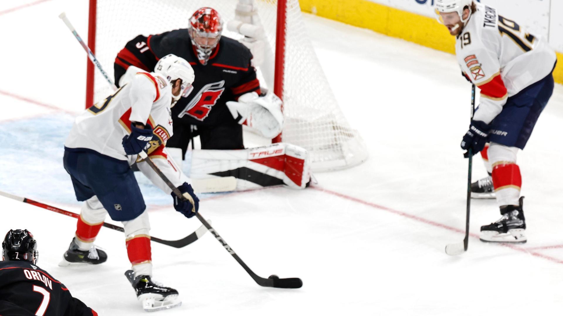 Verhaeghe's backhand shot finds the net for Florida