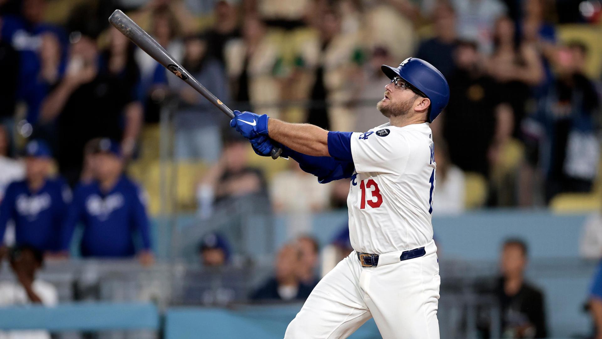 Max Muncy walks it off in extras to end Dodgers' 4-game skid