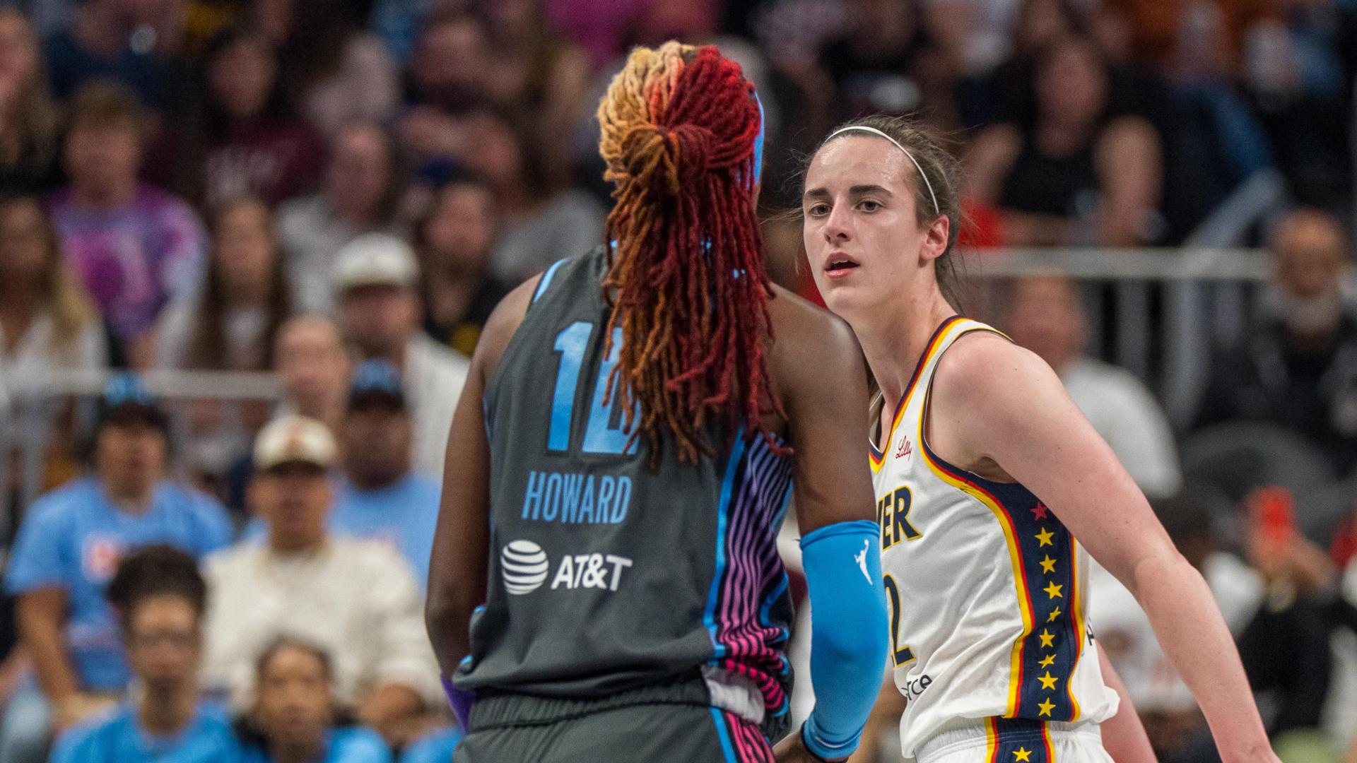 Caitlin Clark, Rhyne Howard exchange words after play