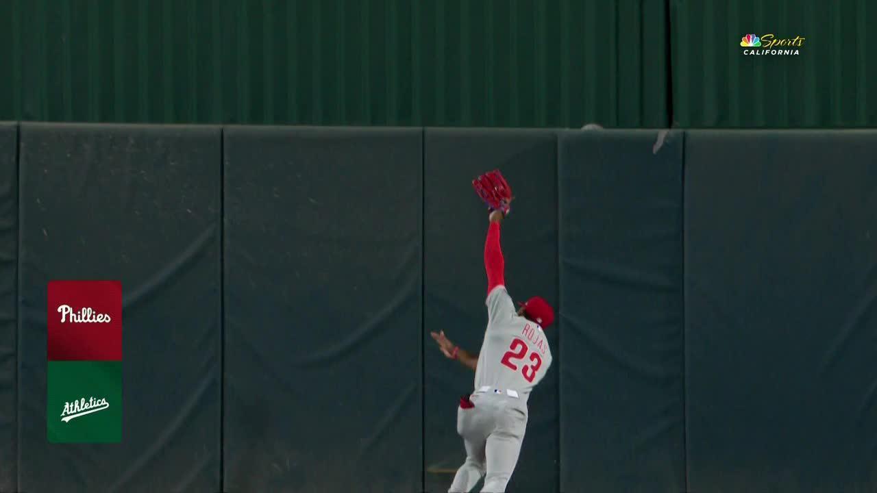 Johan Rojas makes outrageous catch for Phillies
