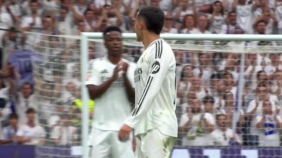 Lucas Vázquez receives standing ovation in potential final Real Madrid match