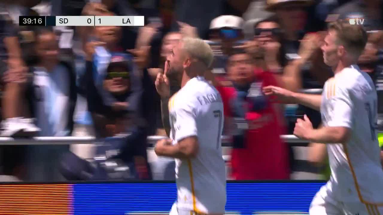 Diego Fagundez curls in the opener for LA Galaxy