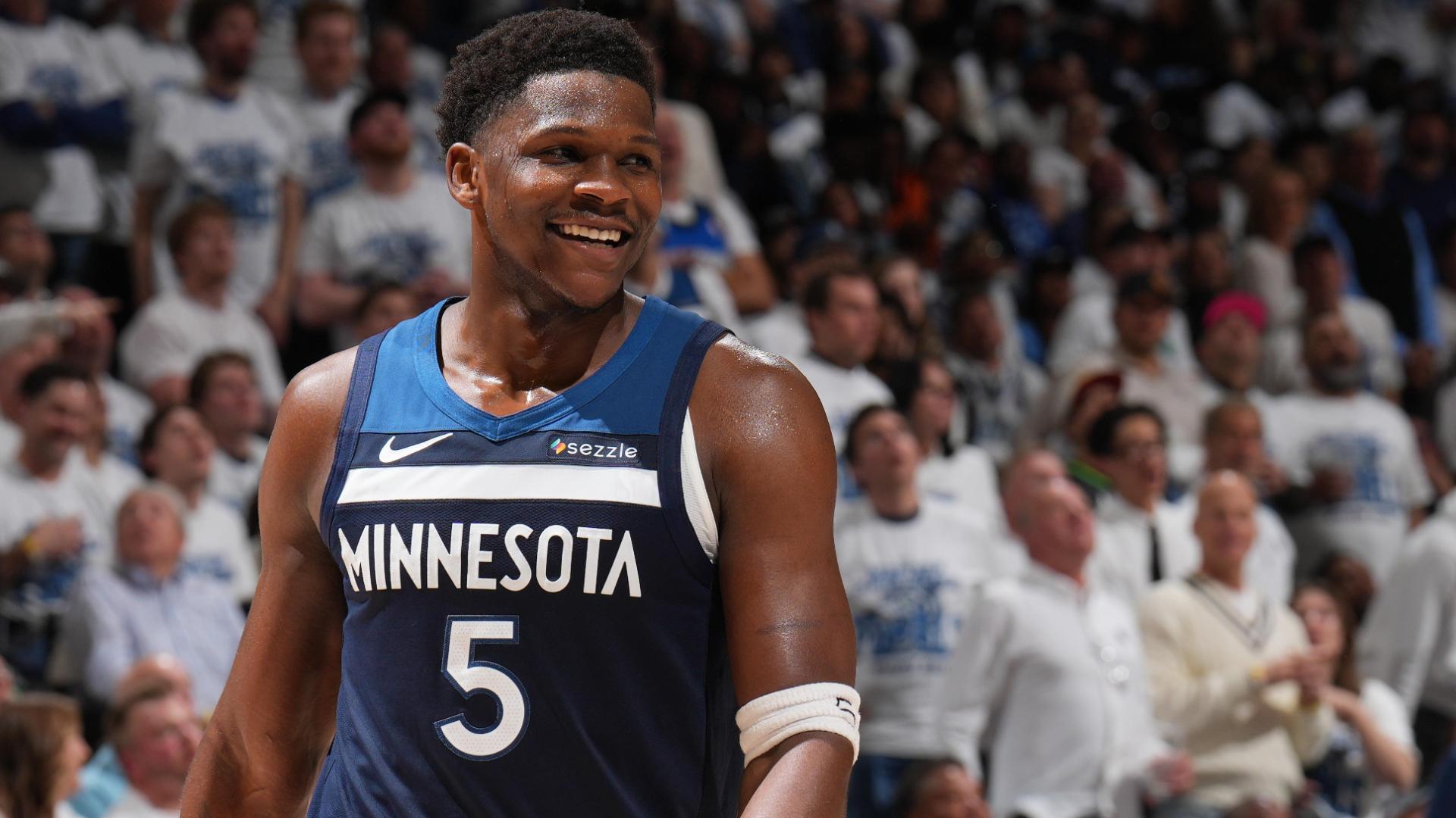 Ant Edwards' 30-point night helps Wolves take Game 3