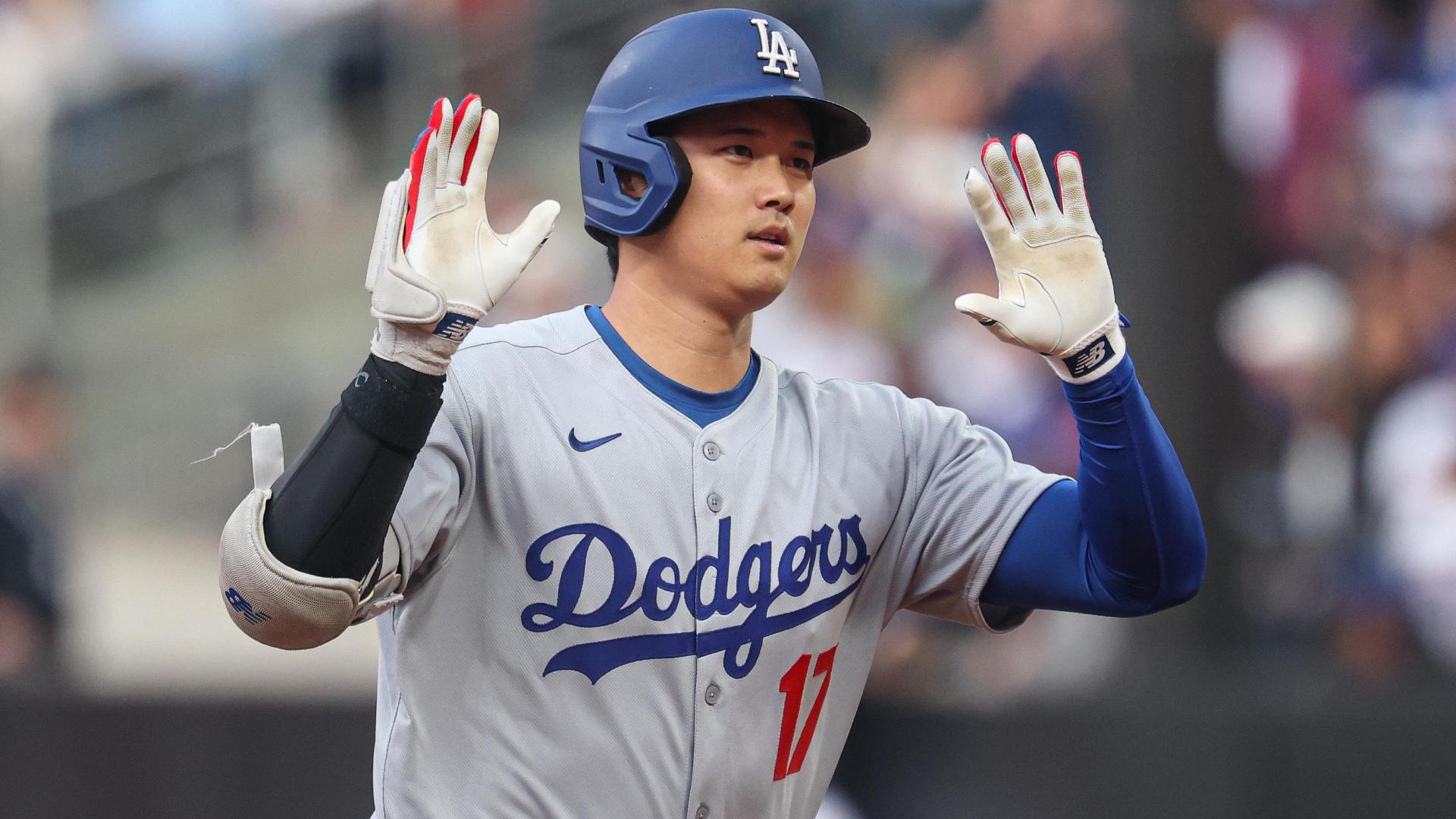Ohtani leads the game off with his 18th homer