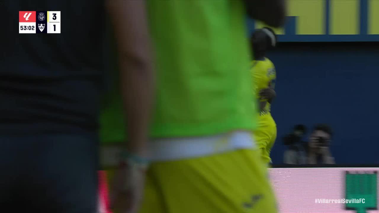 Pape Gueye finds the back of the net for Villarreal