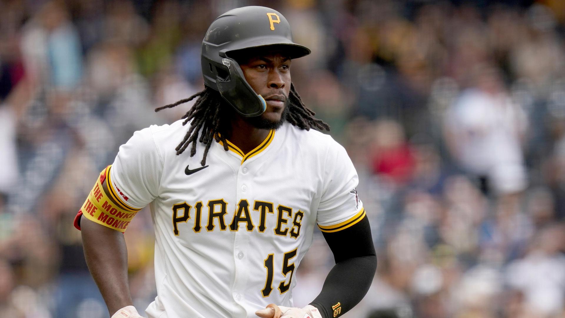 Oneil Cruz makes history by hitting this HR 122.9 mph