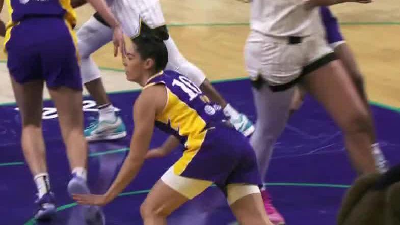 Kelsey Plum hits 'too small' celly on Angel Reese