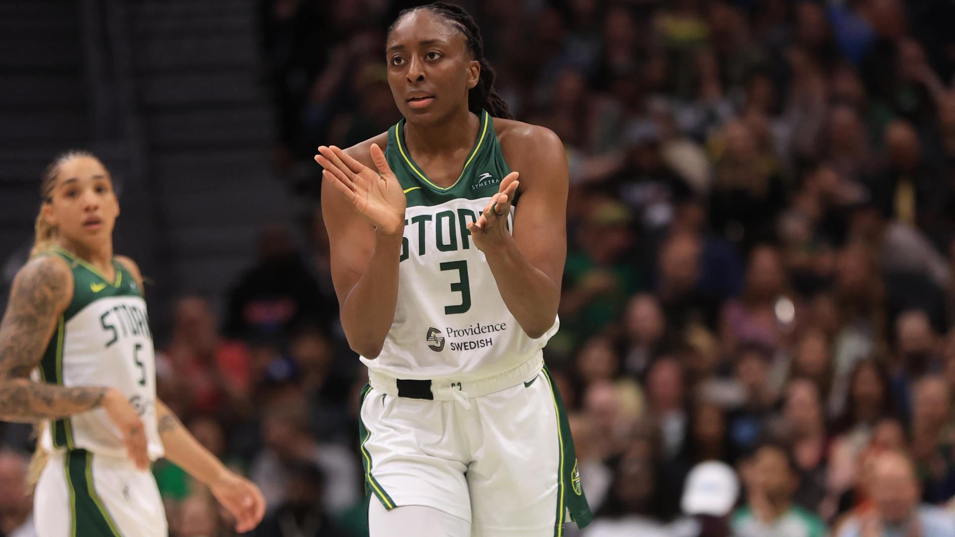 Nneka Ogwumike drops 23 points in Storm win