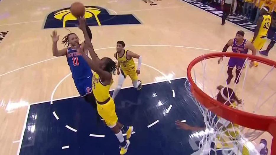 Brunson floats one in late for New York