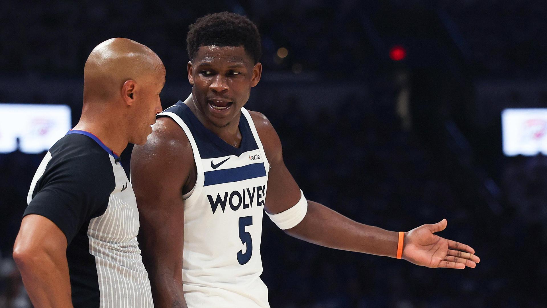Ant Edwards struggles in 1st half of crucial Game 5