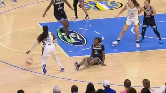 Arike Ogunbowale drops defender on midrange jumper