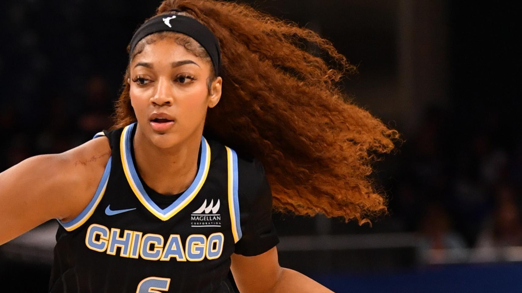 Angel Reese gives Sky the lead with a layup