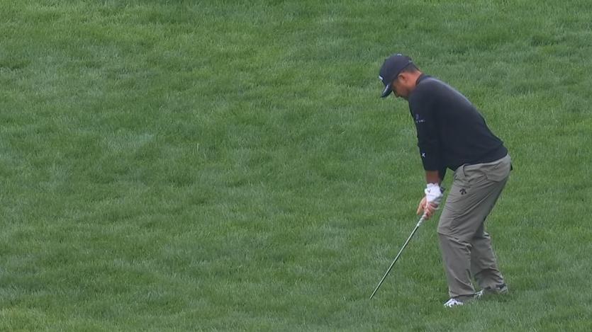 Xander Schauffele hits a nice wedge shot for eagle