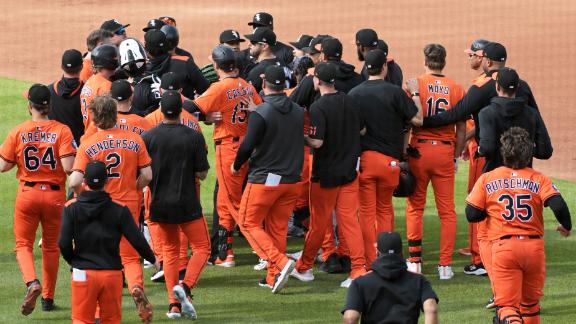 Orioles, White Sox Benches Clear After Basepath Collision in Baltimore