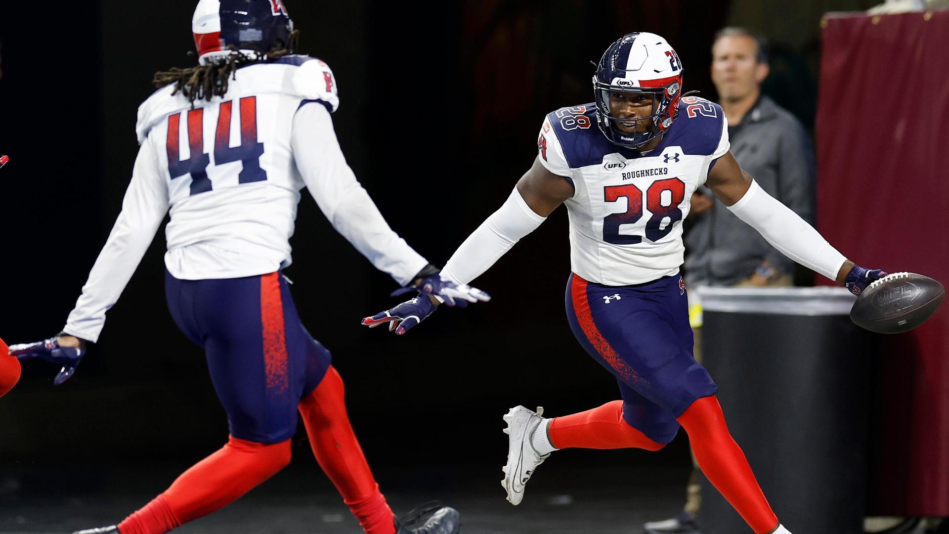 Marvin Moody houses a Roughnecks pick-six