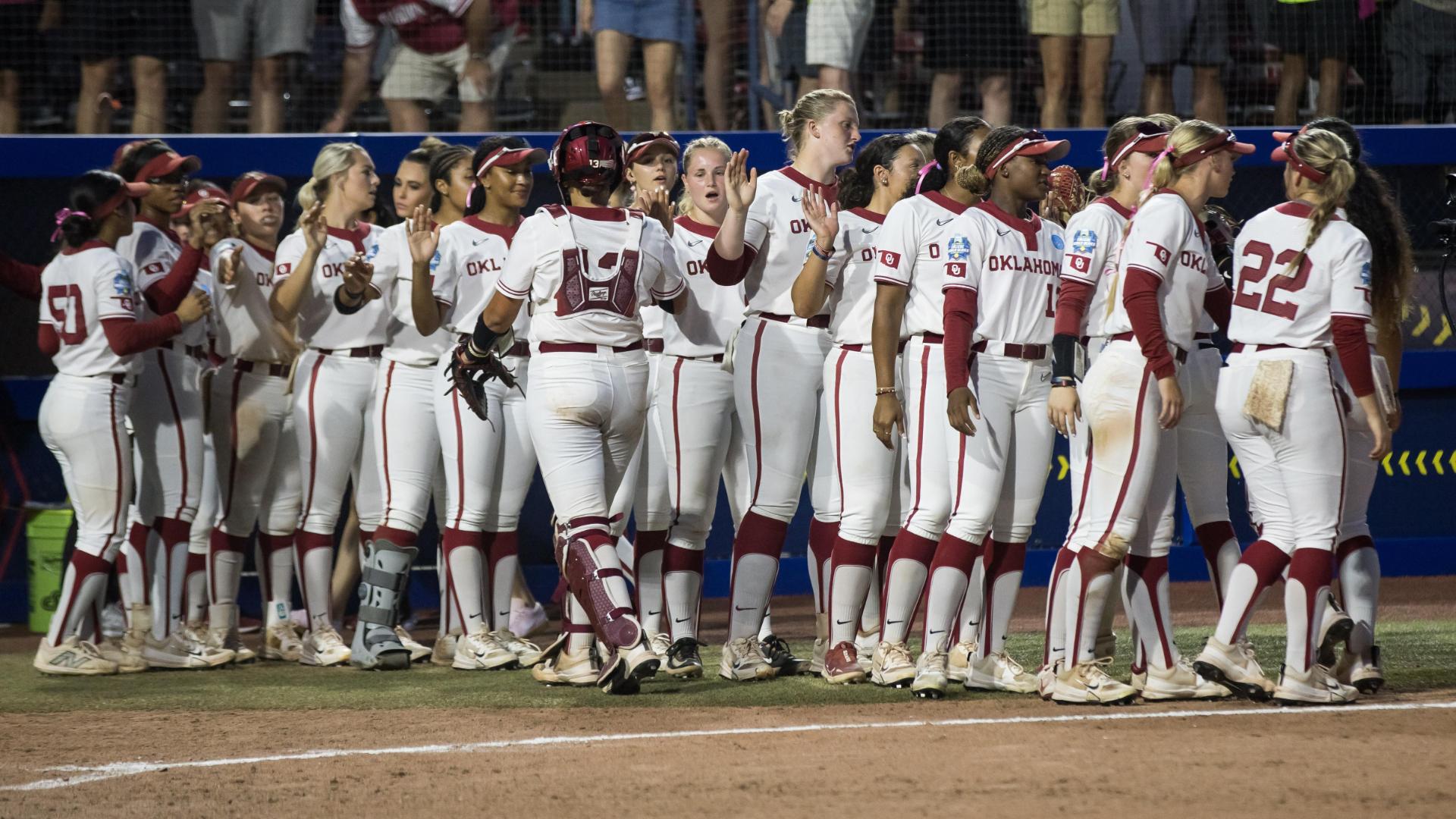 Oklahoma knocks out Oregon to reach WCWS semis for 9th straight year