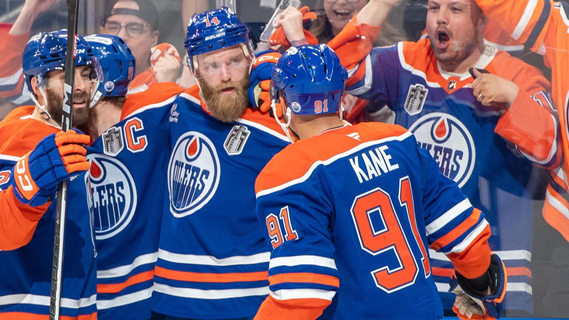 Mattias Ekholm scores tying goal for Oilers