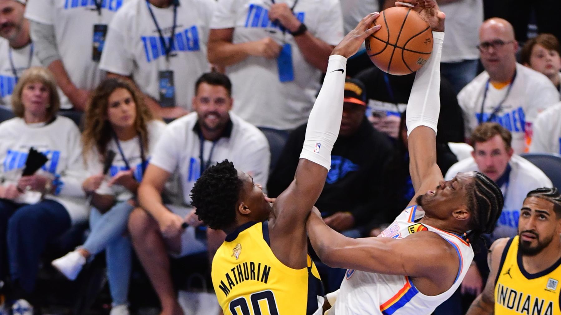 Bennedict Mathurin rejects Jalen Williams' dunk attempt