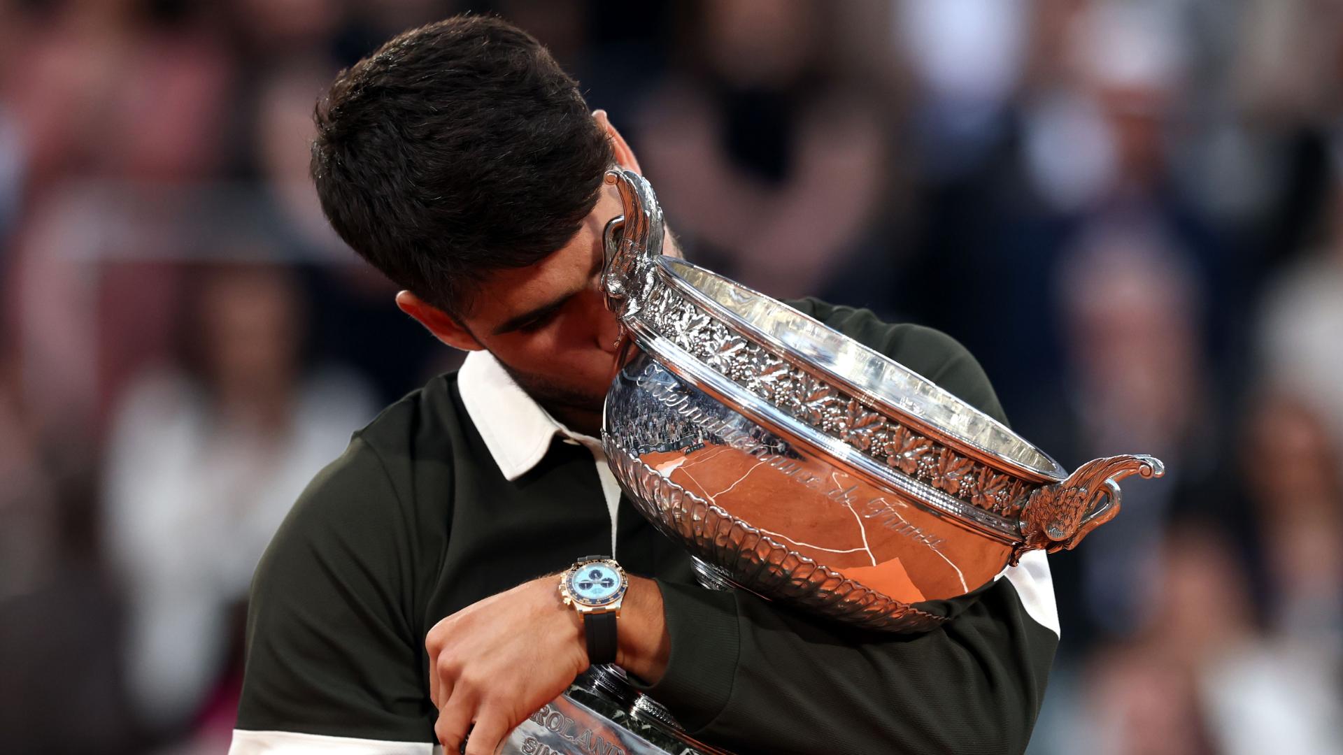 Carlos Alcaraz defeats Jannik Sinner to win French Open title