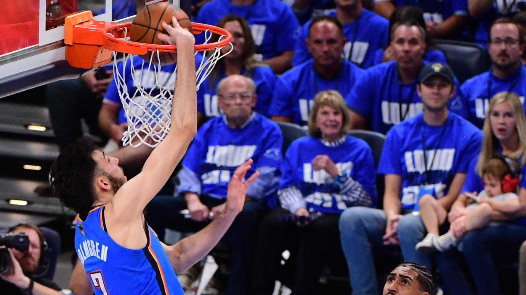 Hartenstein goes up top to Holmgren for the dunk