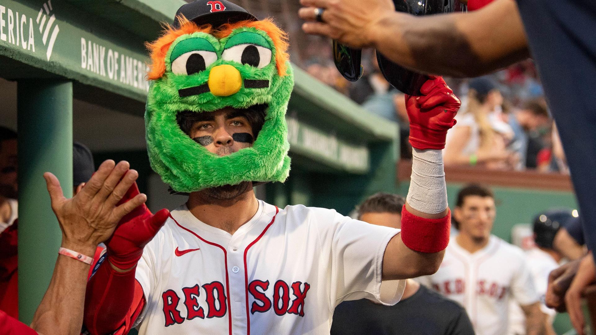 Red Sox prospect Marcelo Mayer blasts 2 HRs at Fenway Park