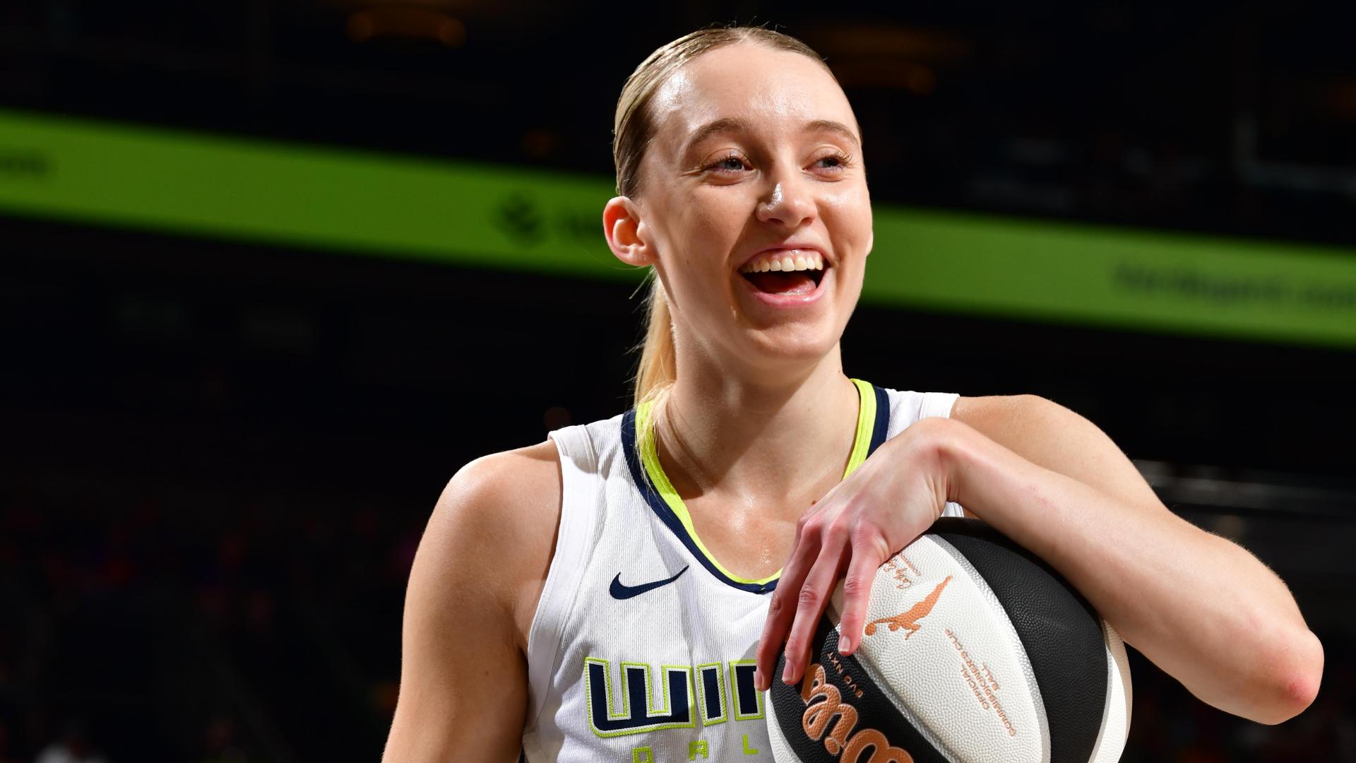 Paige Bueckers goes perfect in the first quarter