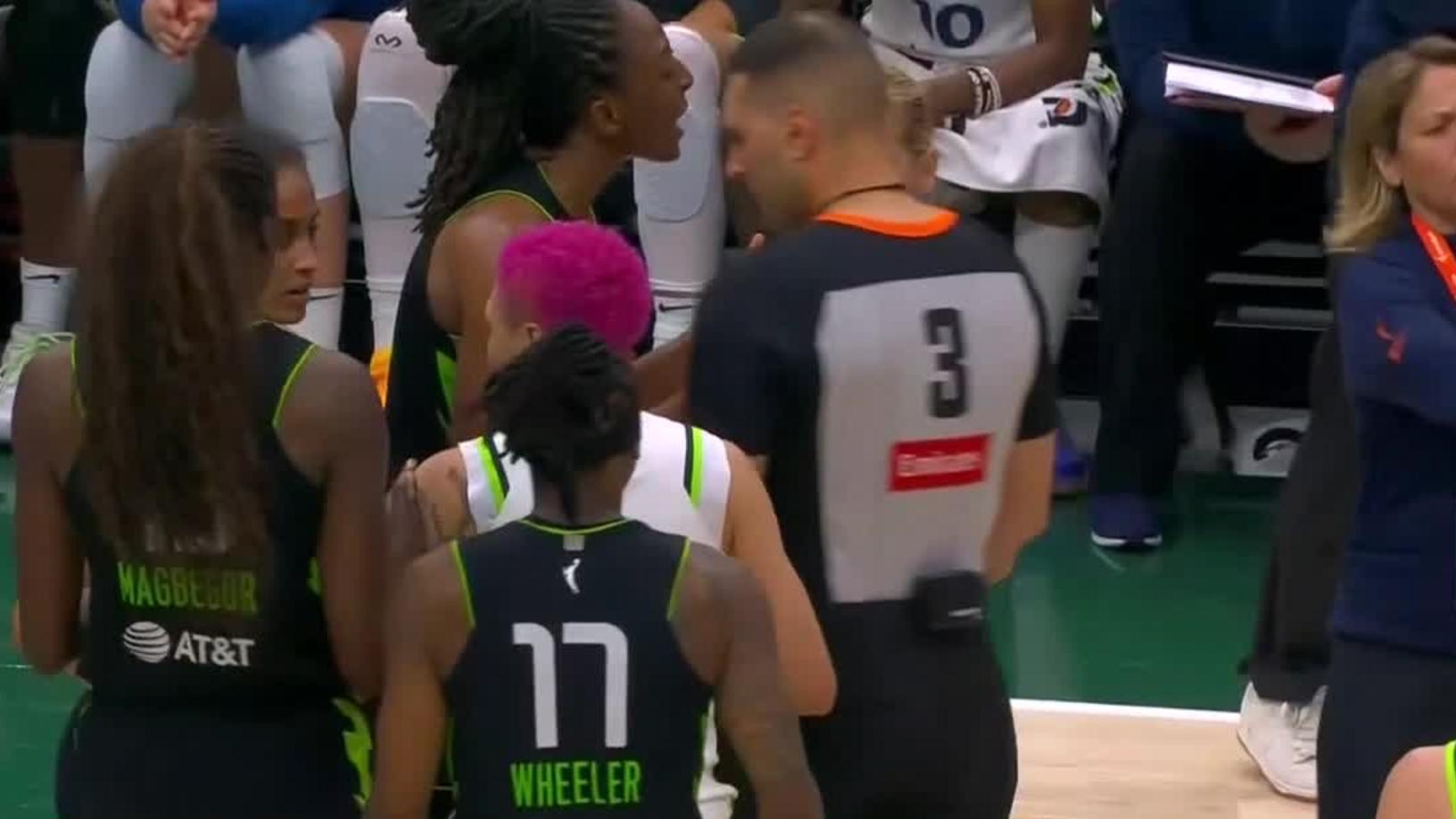 'It's getting heated in Seattle!' Scuffle ensues after Storm run up score