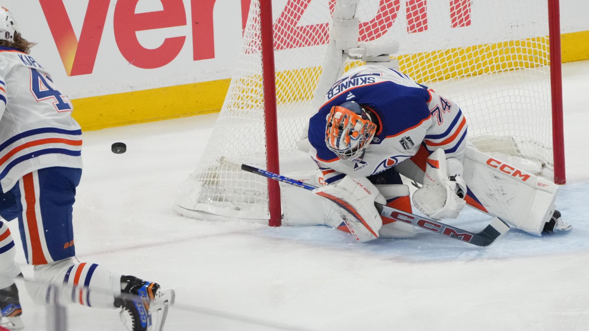 Stuart Skinner denies Panthers early with fantastic double save