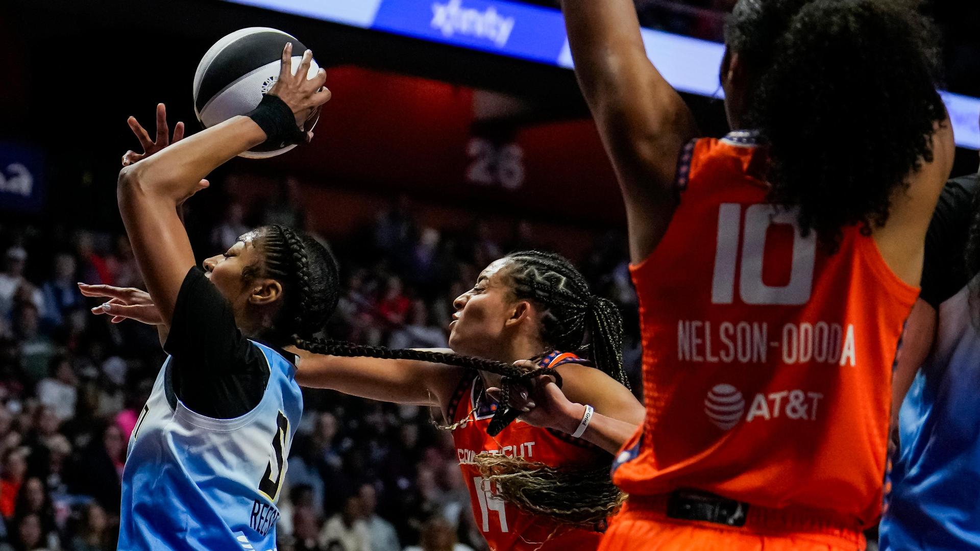 Angel Reese gets hair pulled, tempers flare between Sky, Sun