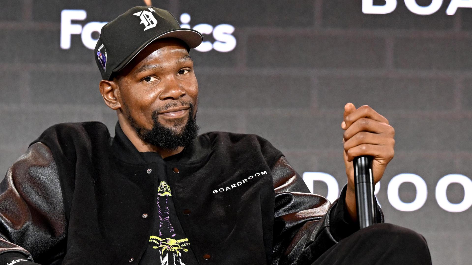 Kevin Durant finds out about trade to Rockets