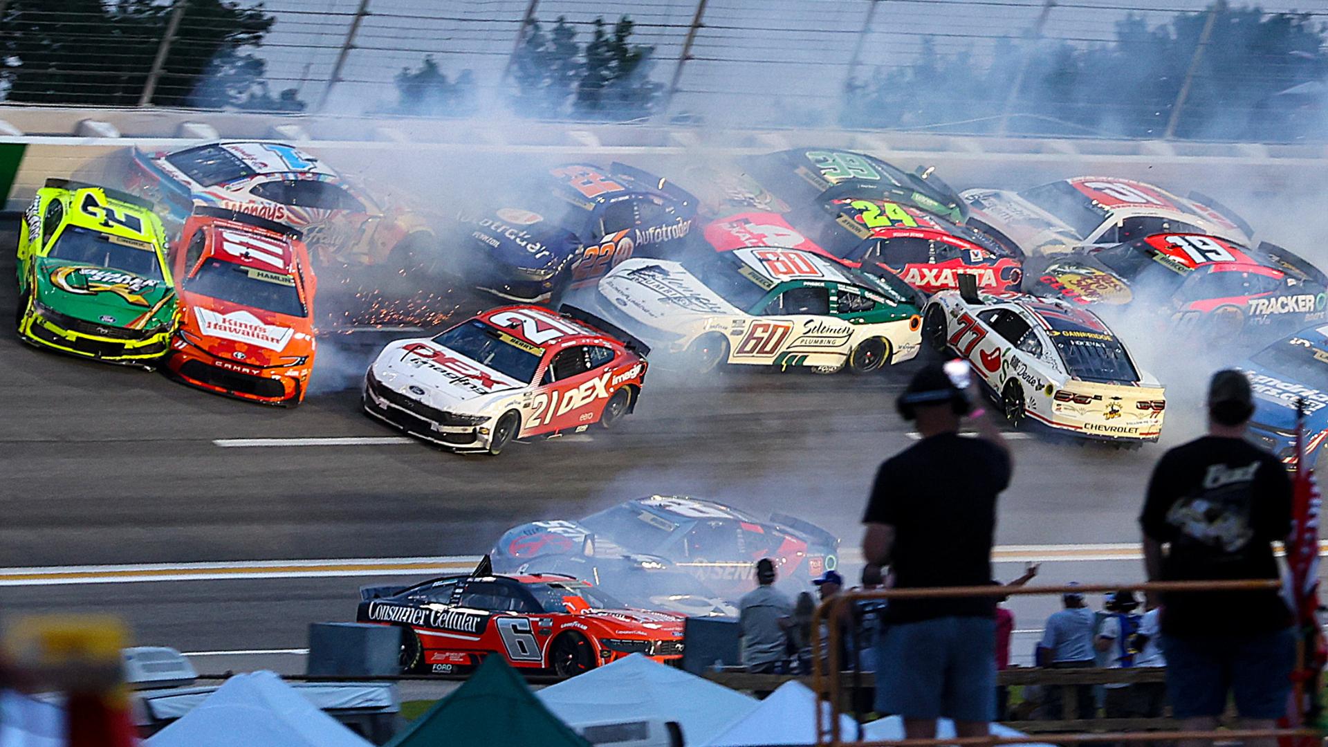 Crash causes massive NASCAR pileup in Atlanta