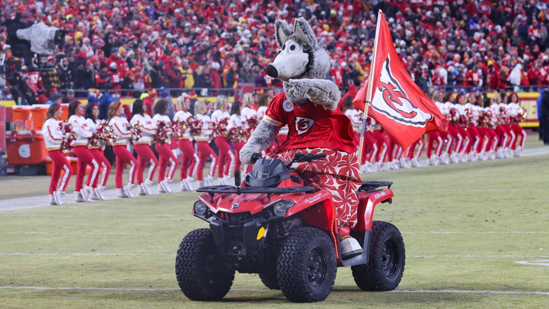 McAfee praises Chiefs mascot for 35 years of service