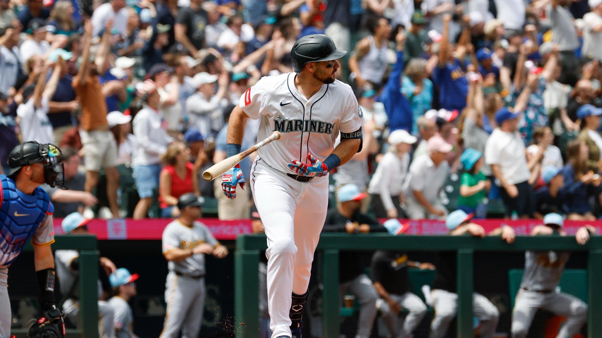 Cal Raleigh's 35th HR ties Ken Griffey Jr. with most before ASB in Mariners' history