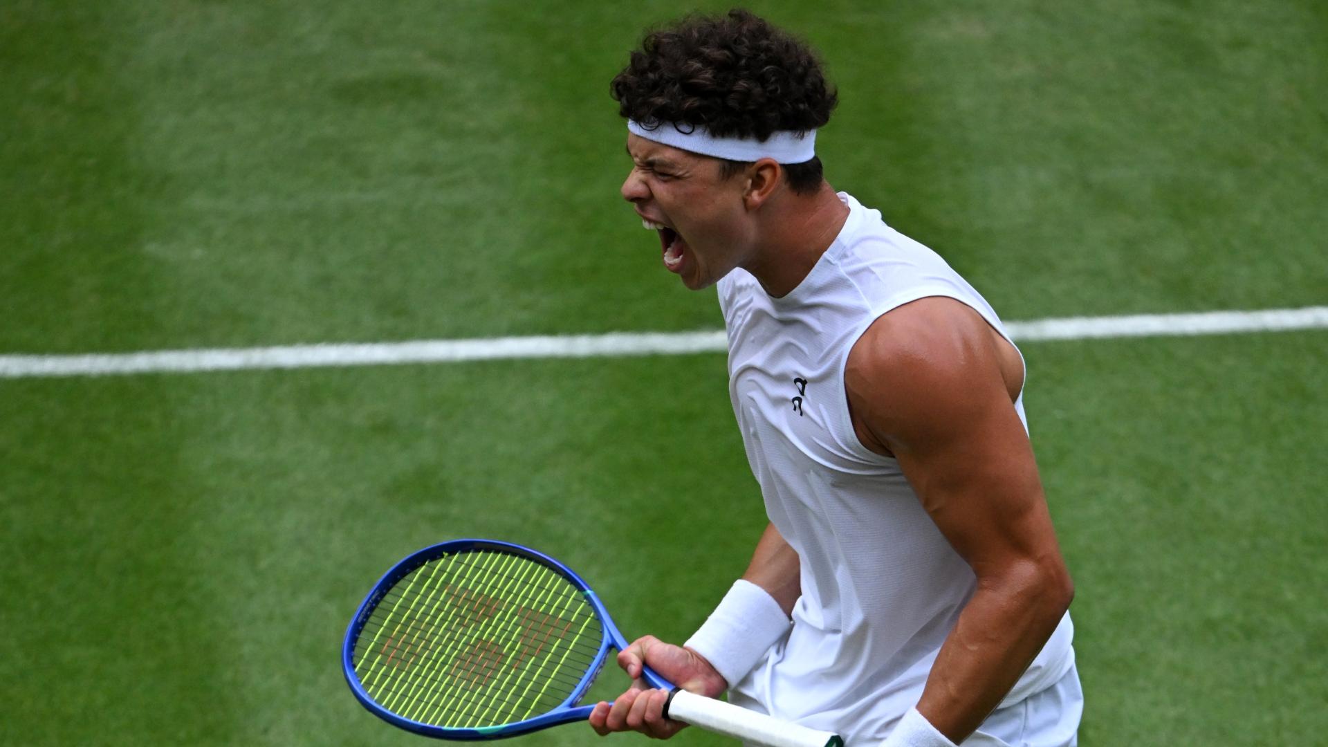 Ben Shelton reaches Wimbledon round of 16 in straight-sets win