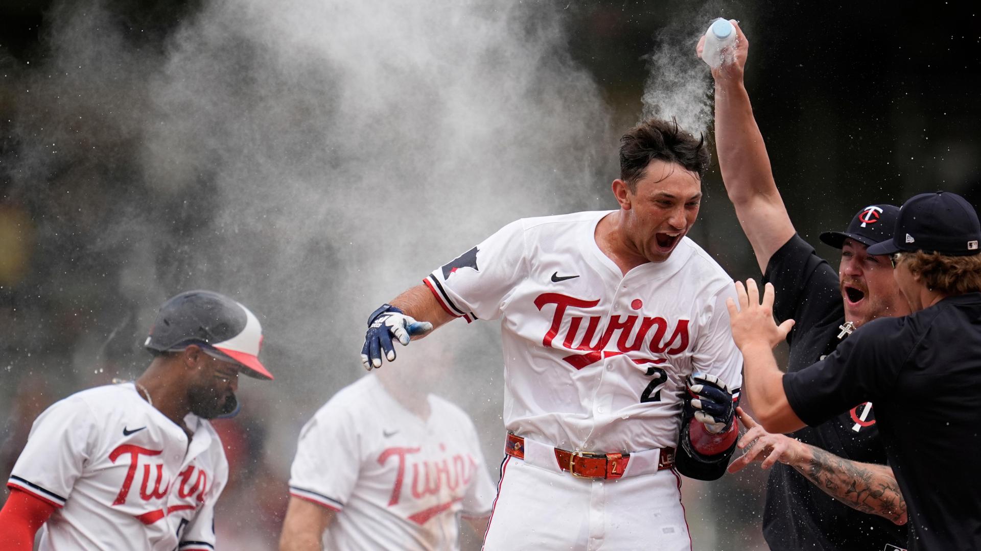 Brooks Lee's bunt single gives Twins walk-off win over Rays