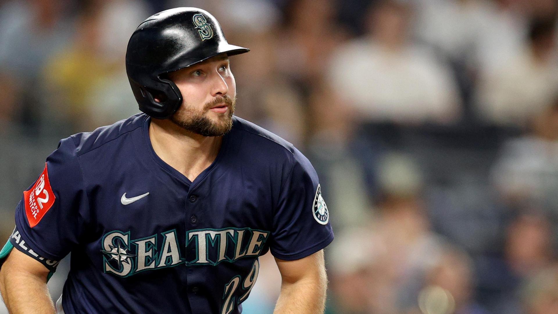 Cal Raleigh unleashes 36th homer to the second deck