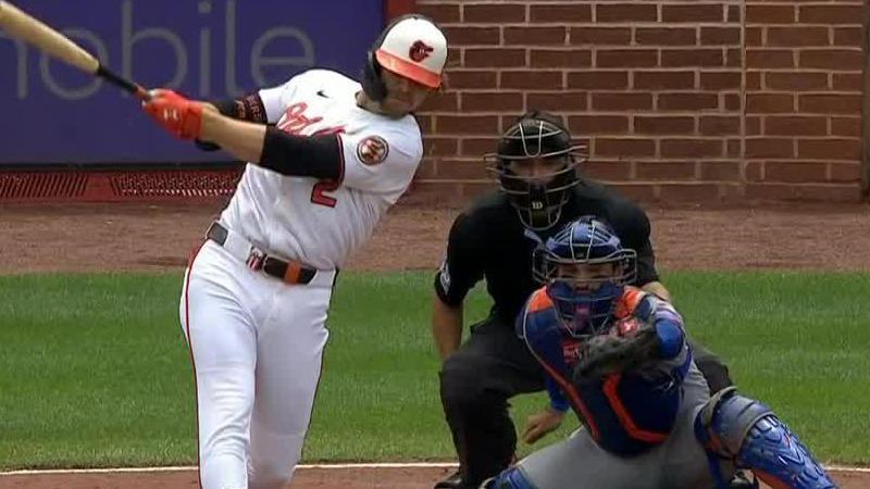 Gunnar Henderson clubs a 2-run HR for Orioles