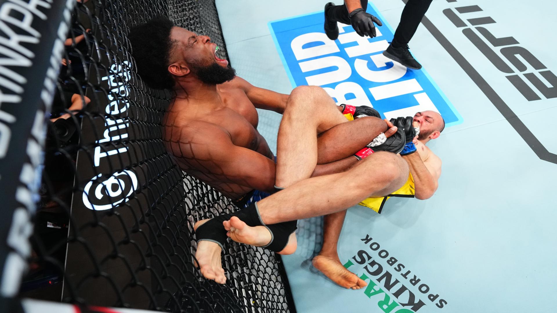 Valter Walker locks in a heel hook to get a finish within a minute