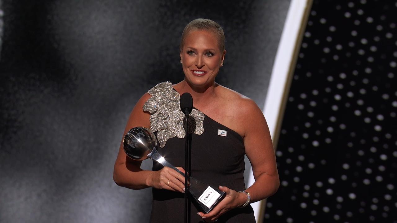 Katie Schumacher-Cawley accepts the Jimmy V Award for her fight against cancer