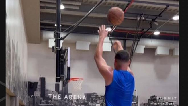 Klay Thompson cashes 72 straight shots in workout