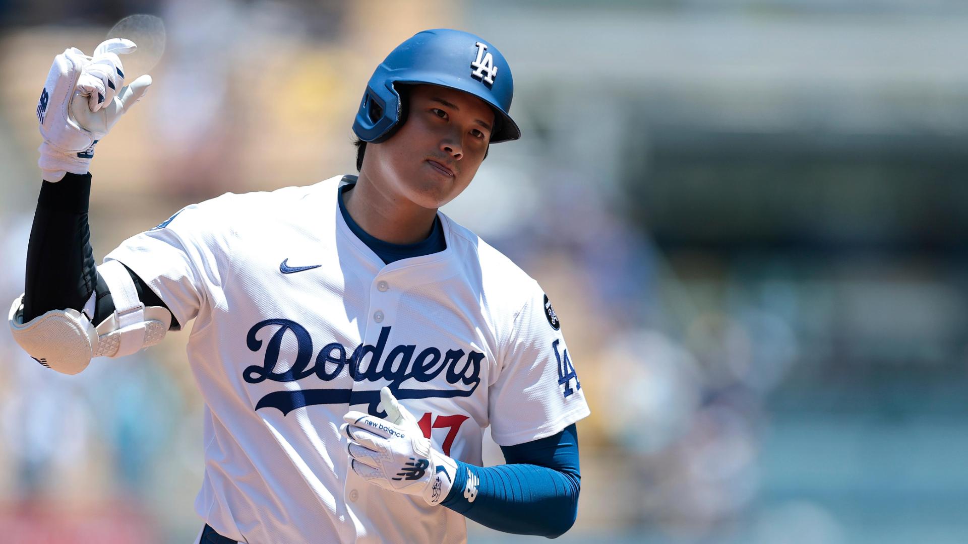 Ohtani homers in 5th straight game to tie Dodgers record
