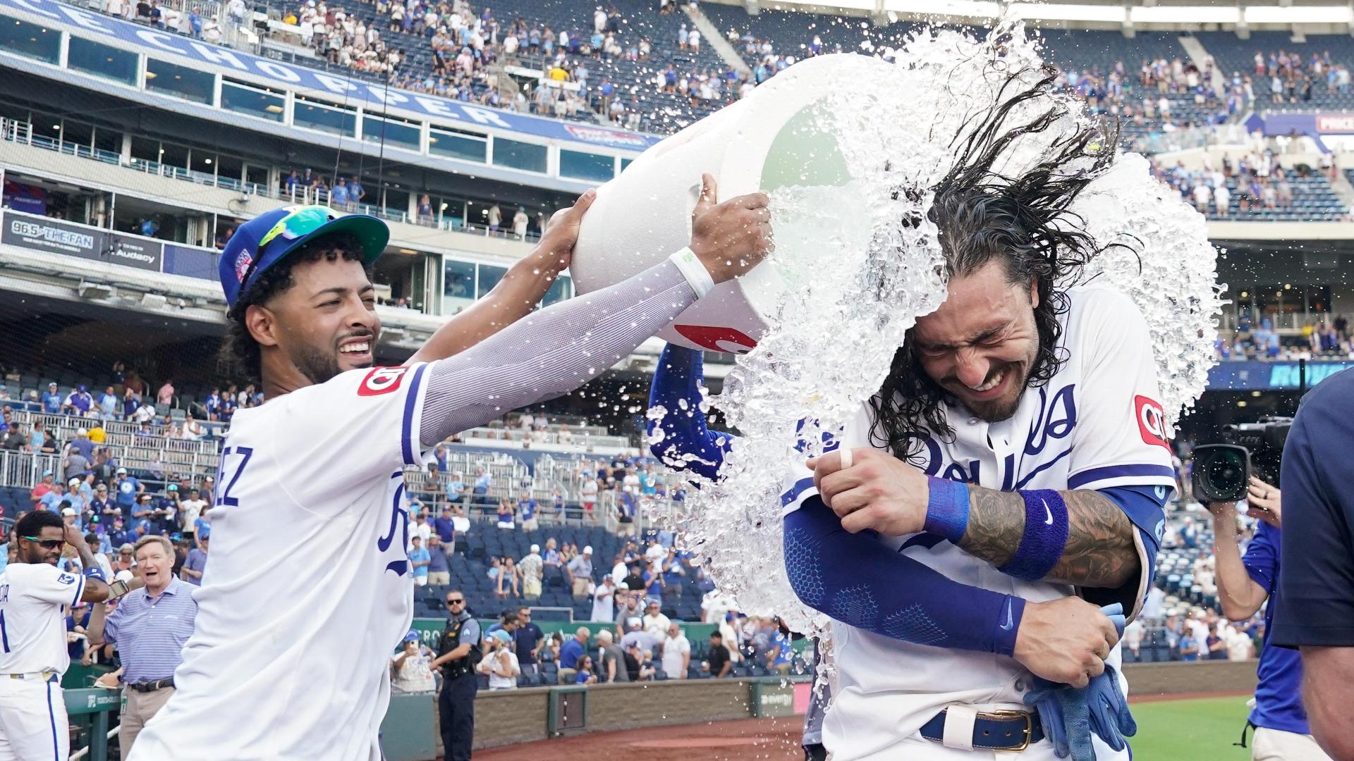 Jonathan India walks it off with 3-run blast in extras