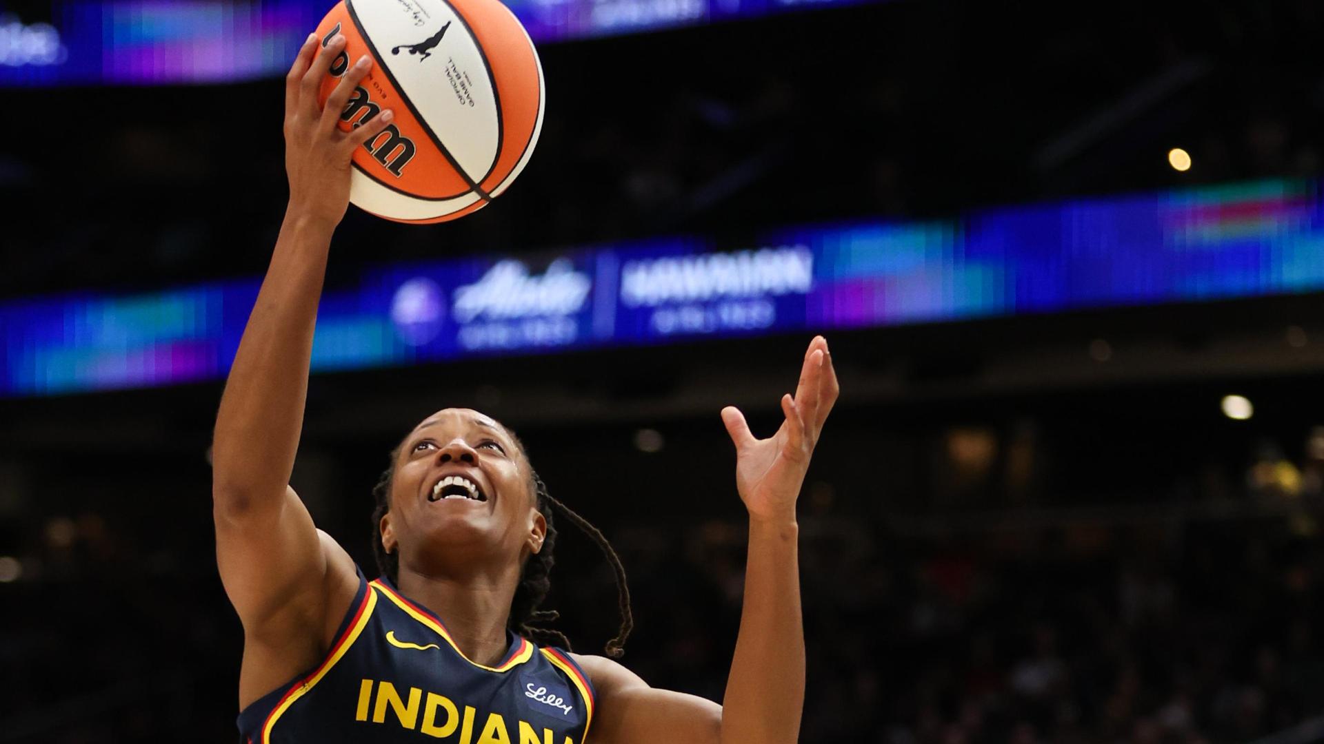 Kelsey Mitchell, Fever D seal tight victory