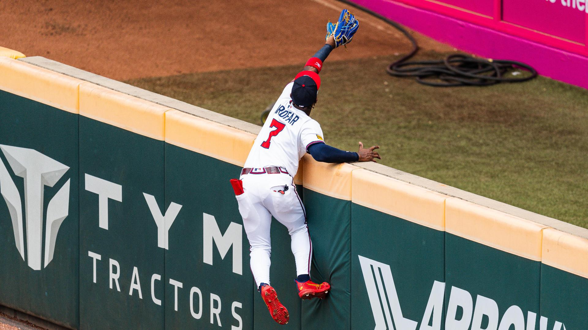 Jurickson Profar robs a HR with catch of the year contender