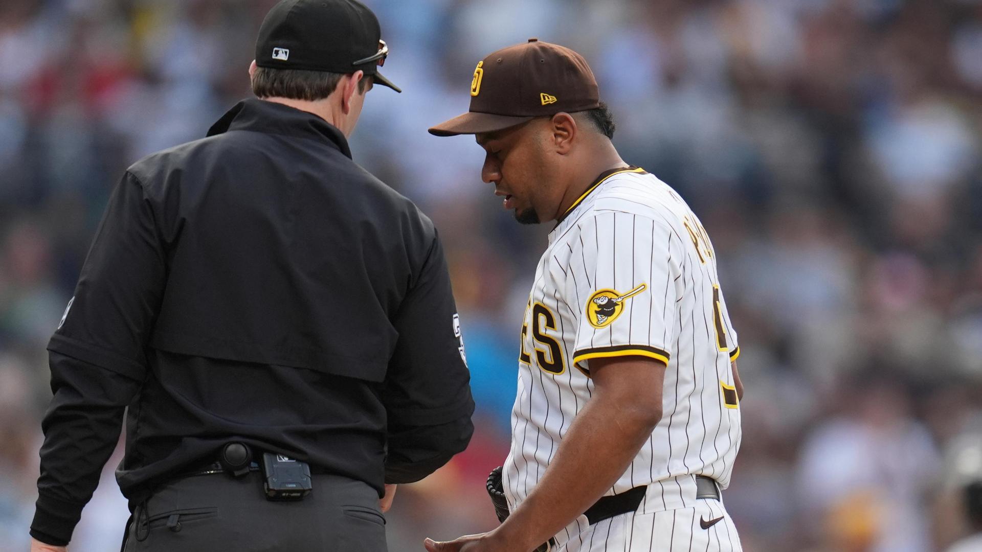 Padres balk in a run on Manny Machado's failed hidden ball trick