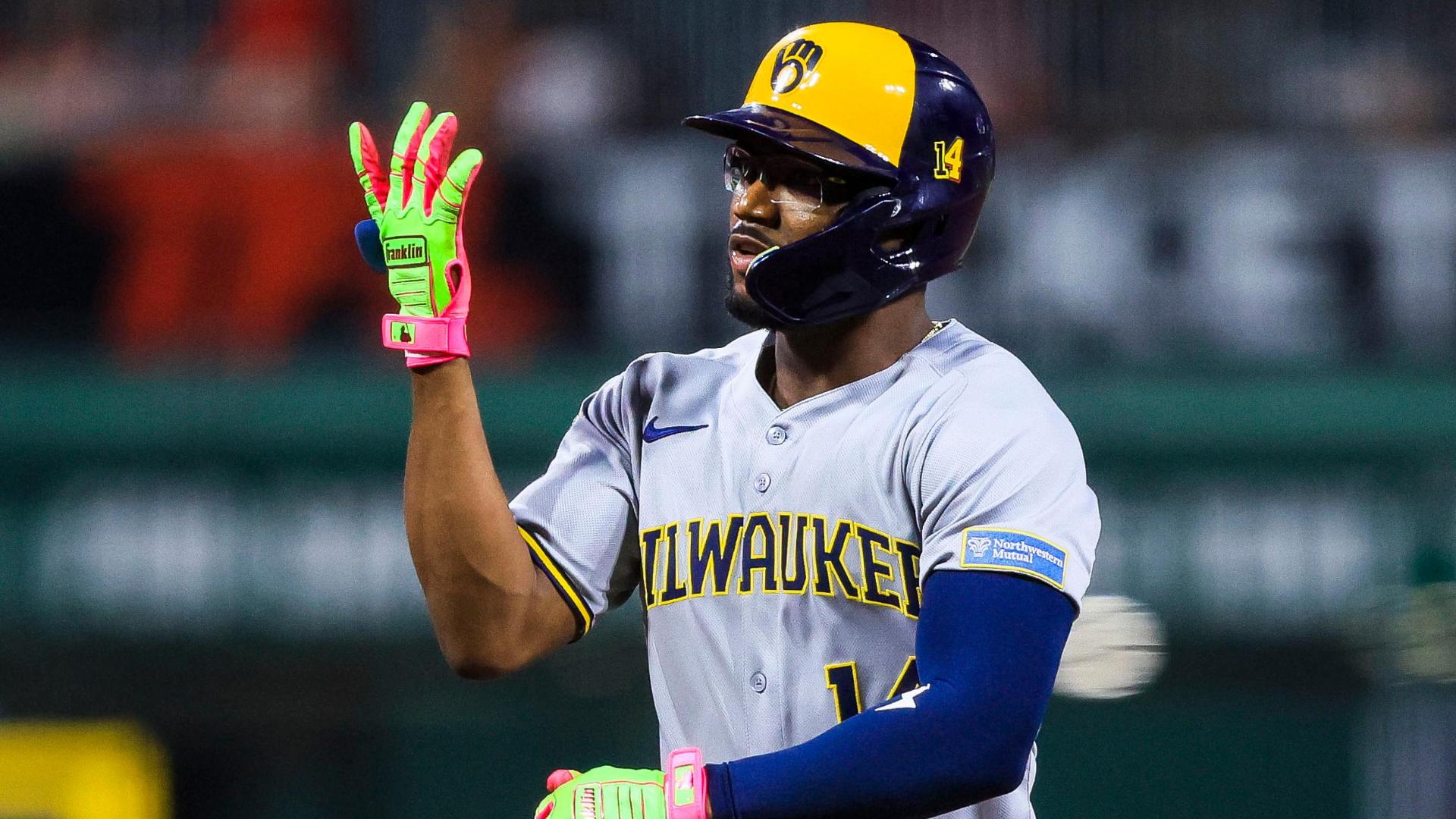 Andruw Monasterio's 11th-inning HR extends Brewers' win streak to 14
