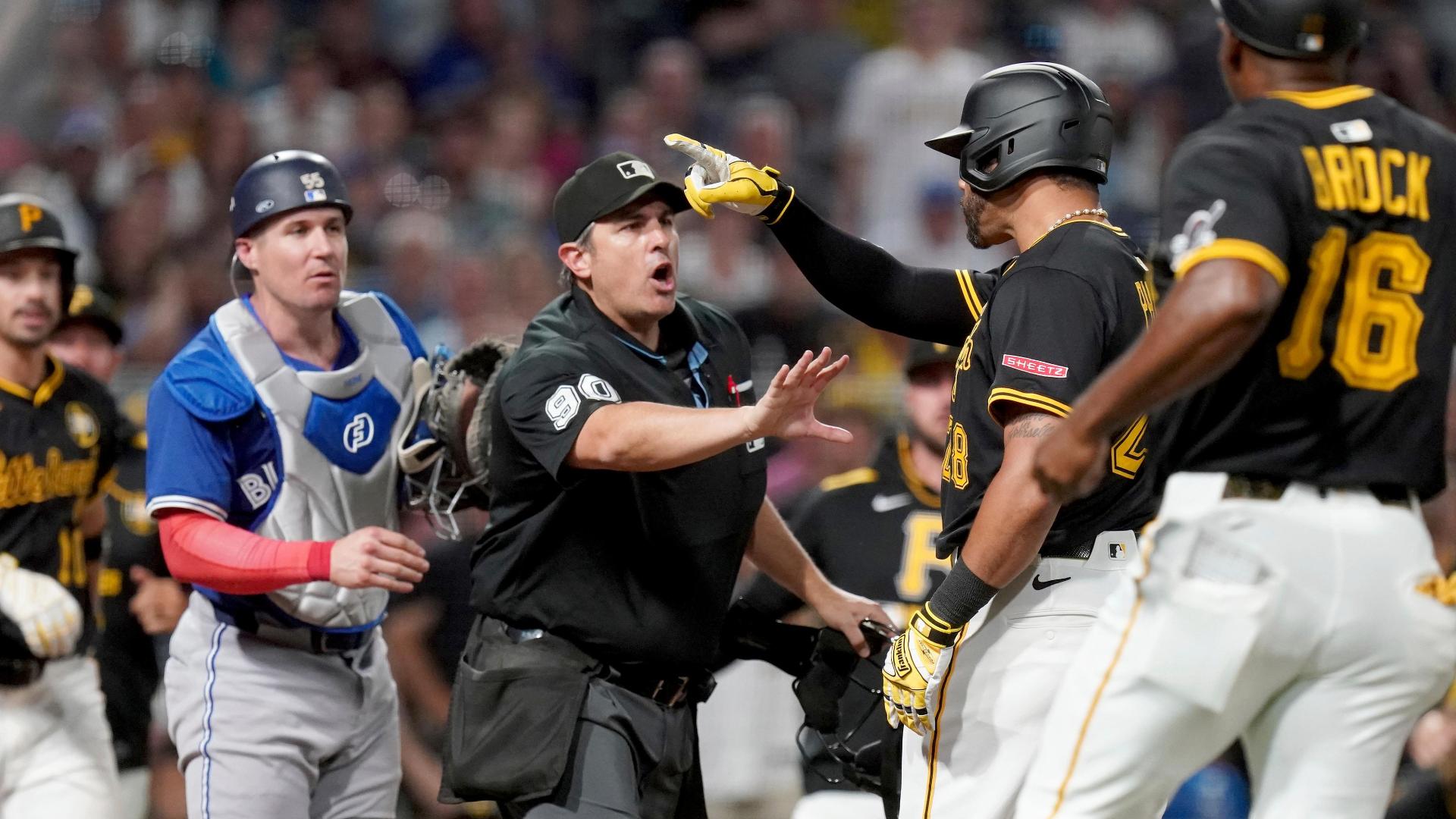 Benches clear between Jays and Pirates when Pham flips bat after a walk