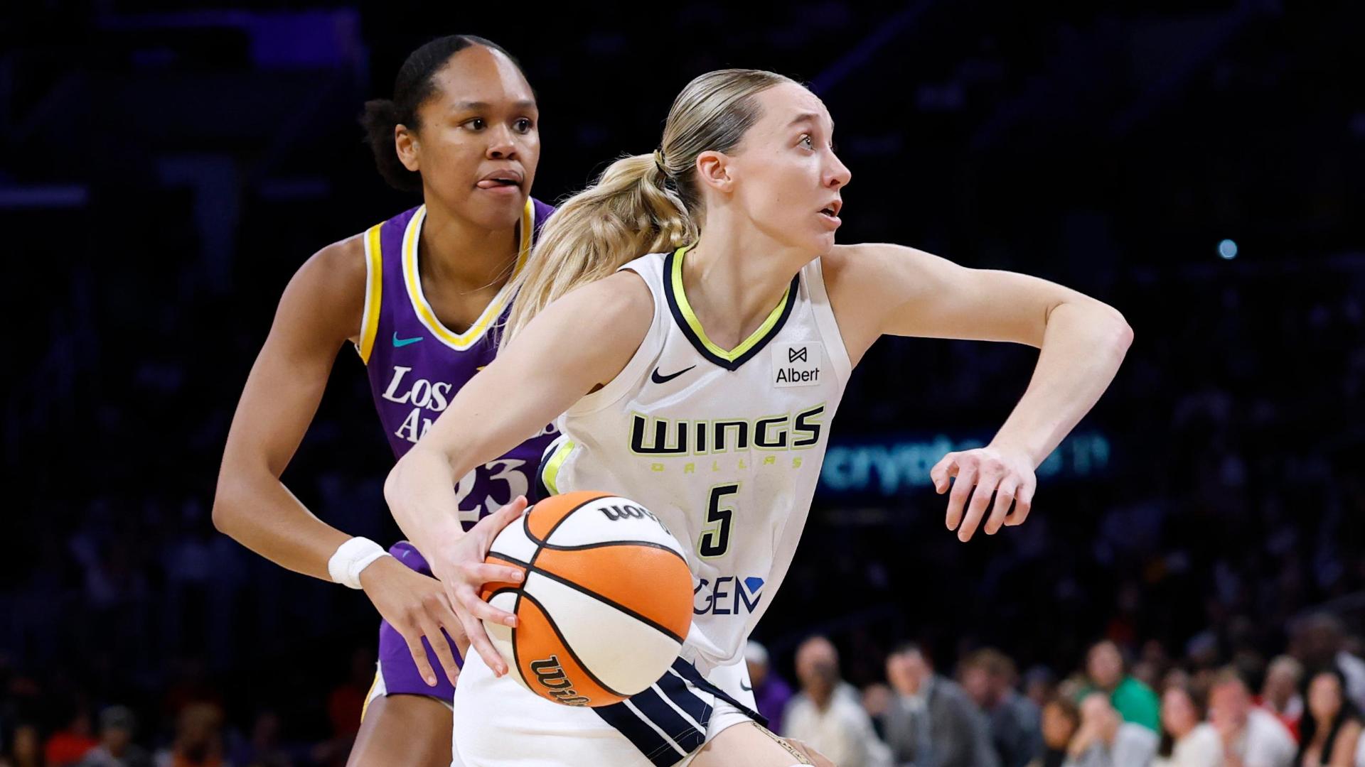 Paige Bueckers drops career-high 44 points